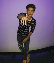 sexy boys du mercredi 5b7d28fb27c30.jpg