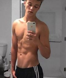 sexy boys du mercredi 5b7d291c1b91b.jpg