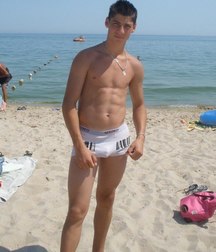 sexy boys du mercredi 5b7d29234016a.jpg