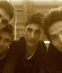 frends of boys 5b81a8a56df3a.jpg