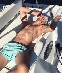 kissssss 5bae412a6cfad.jpg
