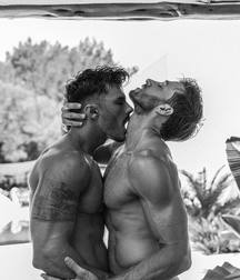 kissssss 5bae41454bac2.jpg