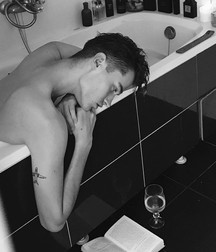 sexy boys 5bc9ffbdc864a.jpg