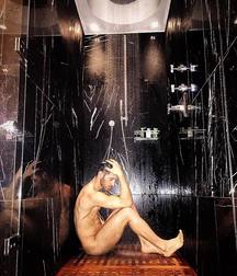 sexy boys 5bca00cb17515.jpg