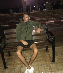 garçons 5bca4bd278666.jpg