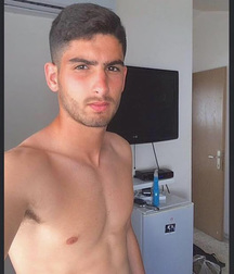 I like boys 5bcb4f4ce4faa.jpg