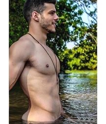 joli homme 5bec572fcfab3.jpg