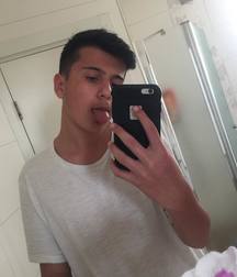 Peter 5bf17f36a9f7d.jpg
