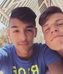 leo and frends 5bf1869ddd04a.jpg