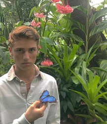 flowers and boys 5c068d27019c8.jpg