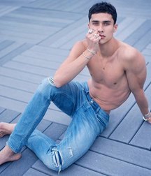 eros 01 5c0bd3989ca2c.jpg