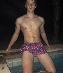 eros 01 5c0bd3a0c778e.jpg