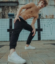 eros 01 5c0bd3a491e17.jpg