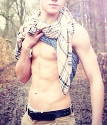 eros 02 top 5c0bd3ebbd9a3.jpg