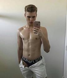 eros 02 top 5c0bd439058de.jpg