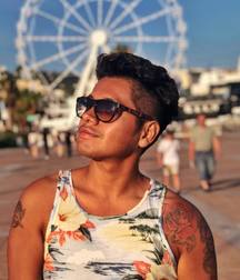 jeune homme 5c17de090ff1a.jpg