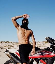sexy boys 5c7d51cdd5a92.jpg