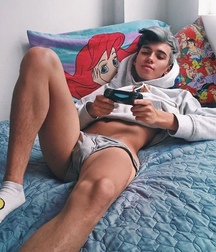 superboy 5c813f87e3eff.jpg