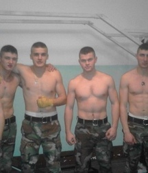 gay army 5c8158895b76e.jpg
