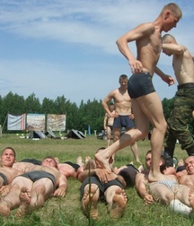 gay army 5c8158a0583b5.jpg