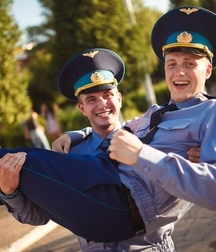 gay army 5c8158a24daed.jpg