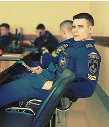 gay army 5c8158b55873c.jpg