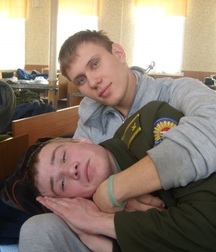 gay army 5c8158b9345f3.jpg