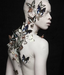 strange and fetich 5c8bdf28d8ff8.jpg