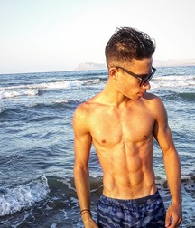 encore some boy 5ca0e4e0ab72b.jpg