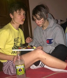 teens and gif 5ca23c4c2b91f.jpg