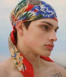 teens and gif 5ca23c6b294bf.jpg