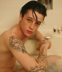 sexy four 5cb497904a6ba.jpg