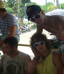 so so so 5cb9f10c9bb05.jpg