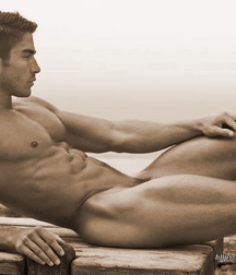 nakedplus 5cec030aef48f.jpg