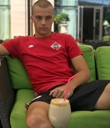 hommes 5cec08f5a5b0e.jpg