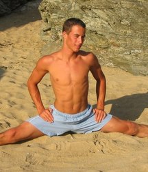 naked 5cfe7b19af6f5.jpg