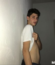 boy 002 5dbc6e728307a.jpg