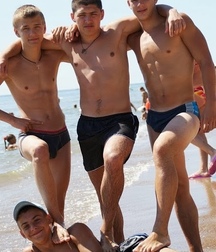 boy 006 5dbca1c12cb8a.jpg