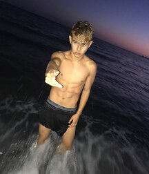hallo boys gay tube twinks mix 5f70b6043e964.jpg