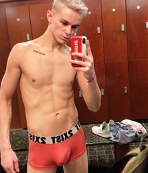 Sunday night happy gay tube 5f8ca5836e1b8.jpg