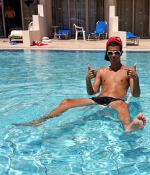 looking good gay tube shirtless 5fc7e61d45d21.jpg