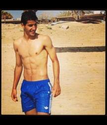 looking good gay tube shirtless 5fc7e66a35321.jpg