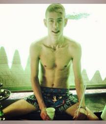 friends and boys gay tube 5fda350994333.jpg