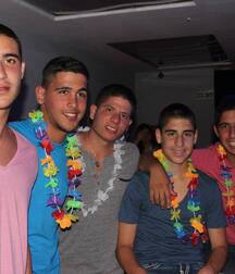 friends and boys gay tube 5fda3513e90a9.jpg