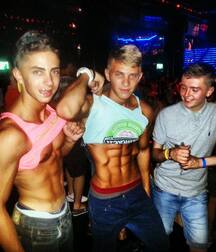 coucher avec twink gay tube 5fda7b8f9c091.jpg