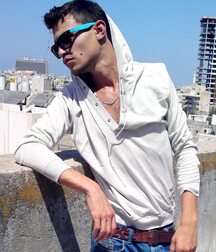 les plus beaux gay tube 5fdbc6236f635.jpg
