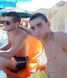 amis de Paris gay tube 5fe75665b25f1.jpg