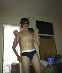 amis de Paris gay tube 5fe7578bd266f.jpg