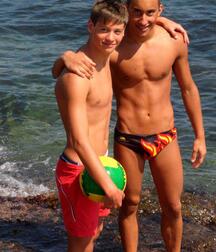 heteros wonder shock gay tube 5feb871049c45.jpg