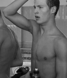 heteros wonder shock gay tube 5feb8713e7eea.jpg